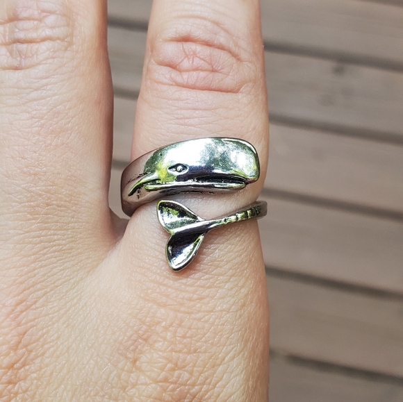NWOT Silver Lucky Whale Ring - Picture 3 of 10